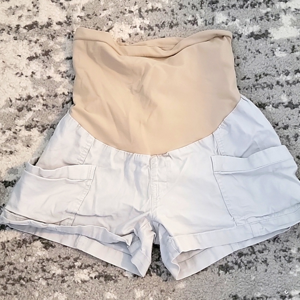 A Pea in the Pod Maternity khaki shorts Sz M
